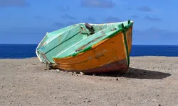 Natante sulle secche de I Baracconi a Golfo Aranci